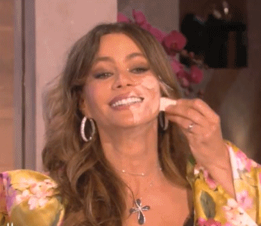 Sexy Latina Celebrity Smiling at the Camera picture 1 of 1