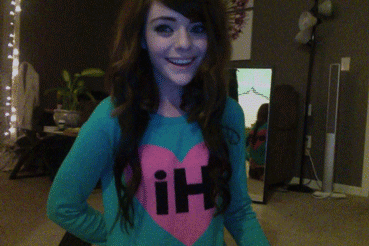 Brunette Teen Smiling Hot Non Nude picture 1 of 1