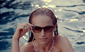 Sexy Celebrity Babe in Sunglasses'