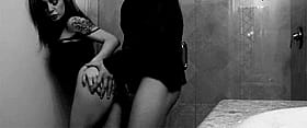 Amateur Hot Babe Gets Naughty in the Bathroom'
