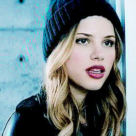 Blonde Babes: Halston Sage's Non-Nude Celebrity Teen'
