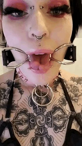 Amateur Emo Gag: Tattooed Chick Gets Her Mouth Stuffed with Metal'