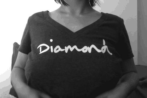 Big Tits Flashing Boobs: Gorgeous Tits Lifting Shirt picture 1 of 1
