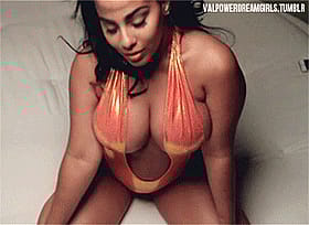 Big Tits Ebony Babe: Get Your Fill of Juicy Goodness'
