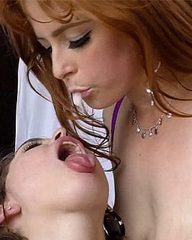 Babes in Heat: Mature Lesbian Teen Fucking'
