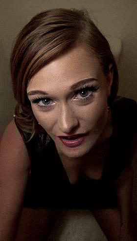 Mature Handjob: Get Your Fingers Dirty with This Sultry Vixen'