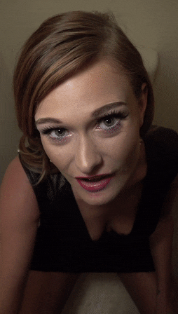 Mature Handjob: Get Your Fingers Dirty with This Sultry Vixen picture 1 of 1