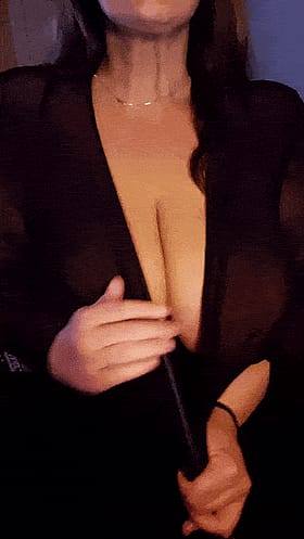 Big Titty Brunette BBW: Get Your Hands On Her'
