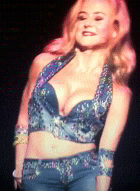 Big Tits Belly Dance: Teresa Tomas Shakes Her Jeans'
