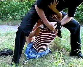 Brunette Blowjob Amateur: Public Sex in the Grass'