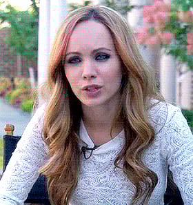 Blonde Celebrity's Sizzling Interview: A Sensual Experience'