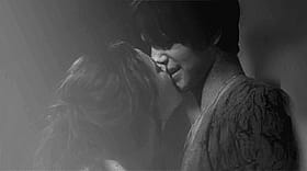 Sexy Asian Couple Kissing'