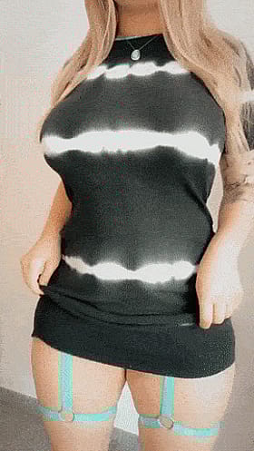 Blonde Bombshell Stripping for Your Pleasure: Perfect Body, Curves, and Nude Fun'