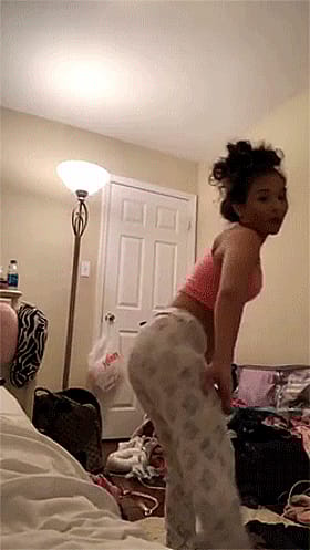 Teen Ass Show: Non-Nude, Erotic Fun'