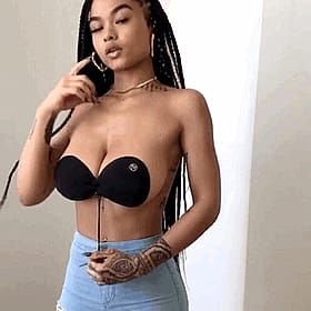 Big Tits Babe in Blue Jeans'