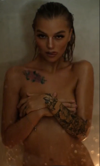 Tattooed Teen Shower Amateur picture 1 of 1