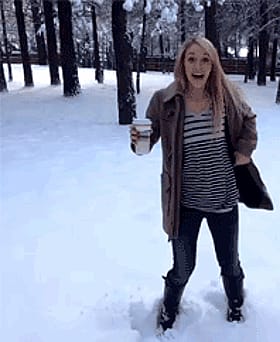 Blonde Teen Flashing Good Morning in Snow'