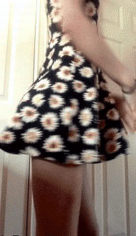 Pussy Pumpin' Ass: Get Your Flower Dress On'