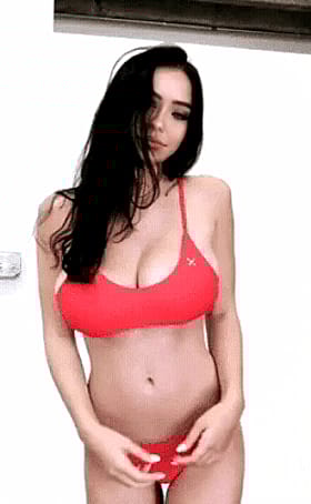 Sexy Babe in Red Bra'