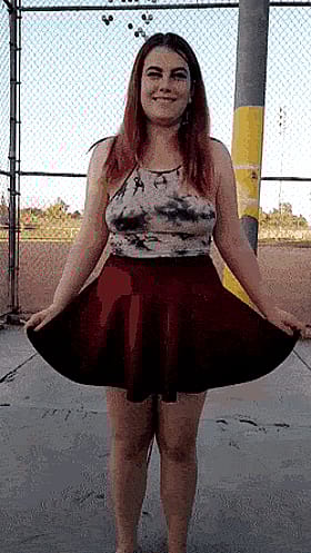 Amateur BBW's Sizzling Skirt Show: A Sensual Spectacle'