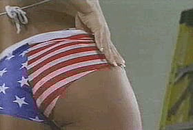 Bikini Babe's Booty: A Sizzling Sexy Slide Show'