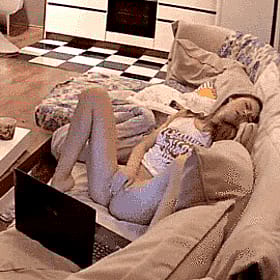 Hot Teen Masturbating Solo on Webcam'