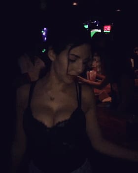Parisienne with Big Tits: An Amateur's Exploration of Sensuality'