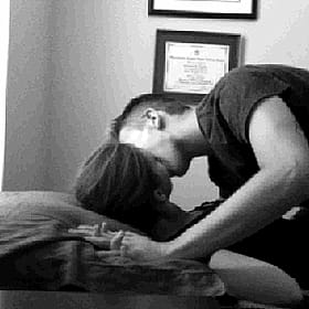 Sexy Pics: Hot Couple Kissing in Bed'
