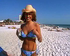 Babes Unclothing: Nudist Beach Fun'