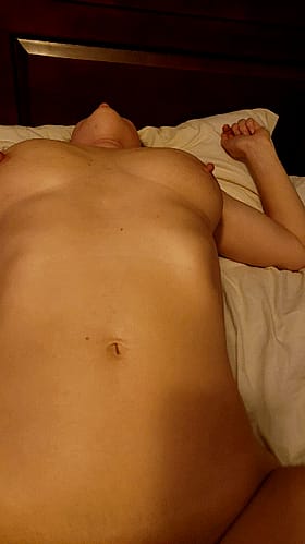 Amateur Pussy Masturbation with Toys'