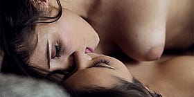Hot Lesbian Girlfriend Bisexual Kissing'