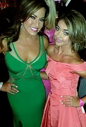 Big Tits Brunette Cleavage: Mature Green Dress, Non-Nude, Sarah Hyland, Robin Meade'