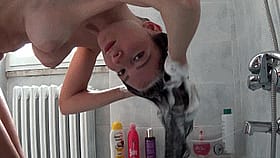 Amateur Hottie Gets Wet and Wild in the Shower'