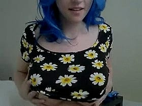 Big Tits Emo Chick Showing Off Her Boobs'