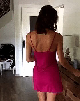 Amateur Brunette Girlfriend Lingerie'
