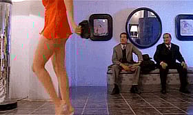 Sexy Ass Shaking on the Floor'