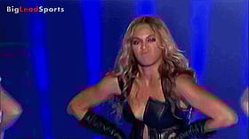 Beyonce's Sexy Performance: A Sizzling Celebrity Show'