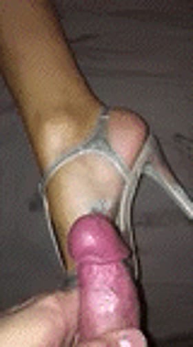 Shoe-Sucking Cumshot: Erotic Feet and Heels'