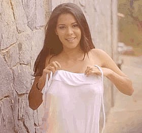 Kendra Roll's Big Tits: A Sexy, Sultry, and Seductive Experience'