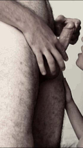 Amateur Latina Giving Big Dick Blowjob'
