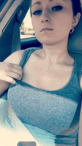Big Tits Brunette Flashing Her Titty'