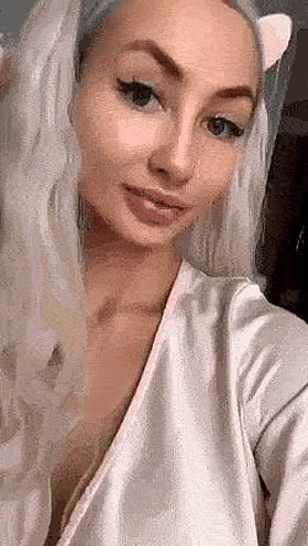 Blonde Babes: Hot Amateur Dolls'