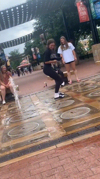 Oops! Teen in Leggings Takes Selfie in Public Fountain picture 1 of 1