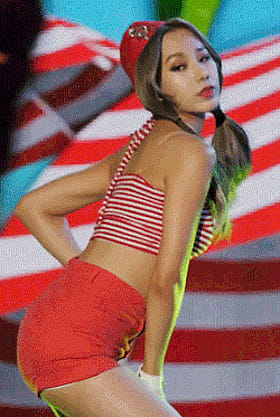 K-Pop Hottie Strips Down for the Camera'