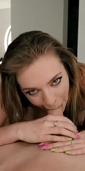 Blonde Babe Giving a Sizzling Blowjob in Pov'