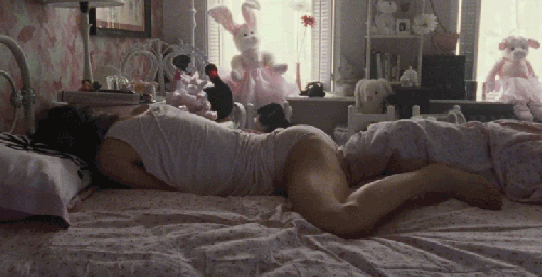 Natalie Portman's Pillow Humping: A Celebrity's Erotic Nighttime Adventure picture 1 of 1