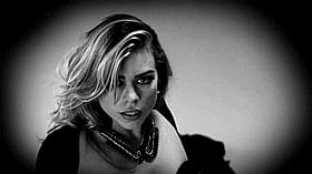 Celebrity Sex Tape: Blonde Bombshell Gets Naughty'