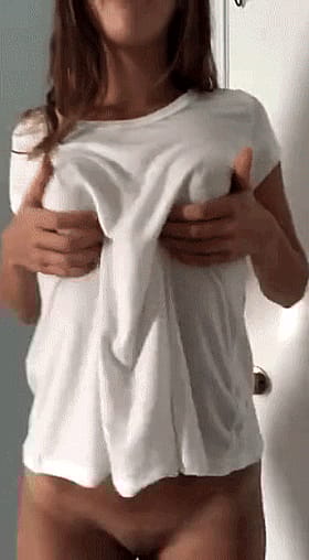 Amateur Babes with Big Tits: Selfshot Pussy Explosion'