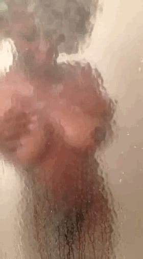 Big Boobs in the Shower: Show Them Off!'