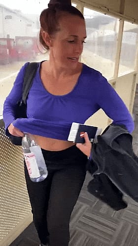 Brunette Amateur Gets Naughty in Public'